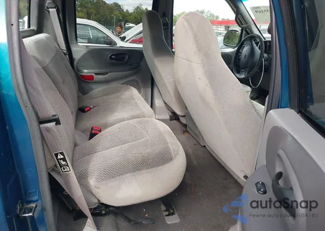 2001 Ford F-150 King Ranch Edition/Lariat/Xlt from USA, damaged, VIN 1FTRW08L71KE07341